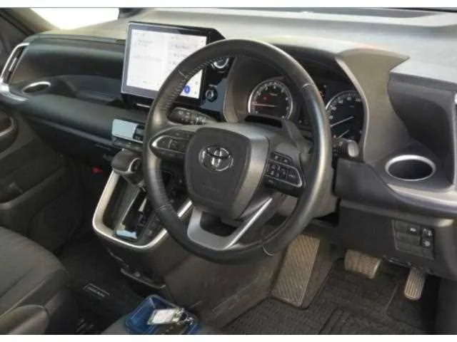 Toyota NOAH 2022 — миниатюра 3