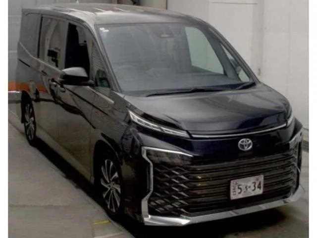 Toyota Voxy 2024 — миниатюра 2