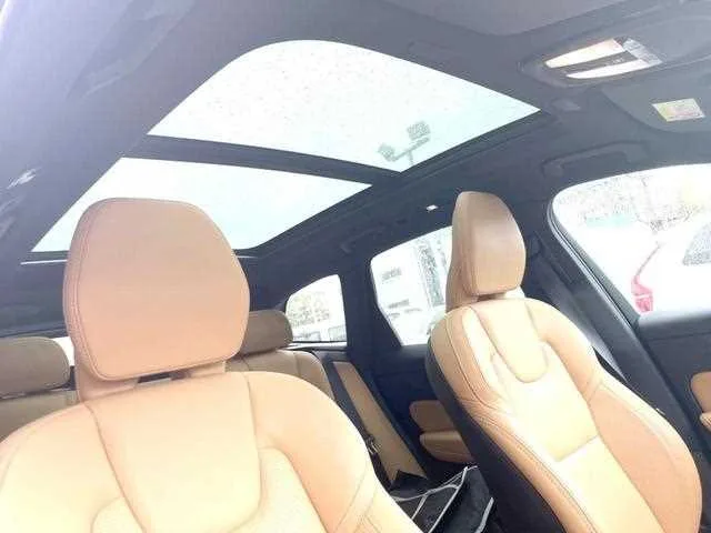 Volvo XC60 2022 — миниатюра 2