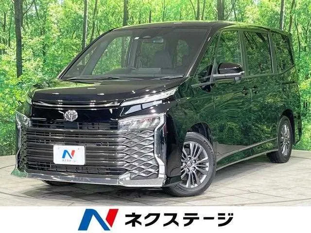 Toyota Voxy 2023 — фото 1, купить с доставкой в Москву