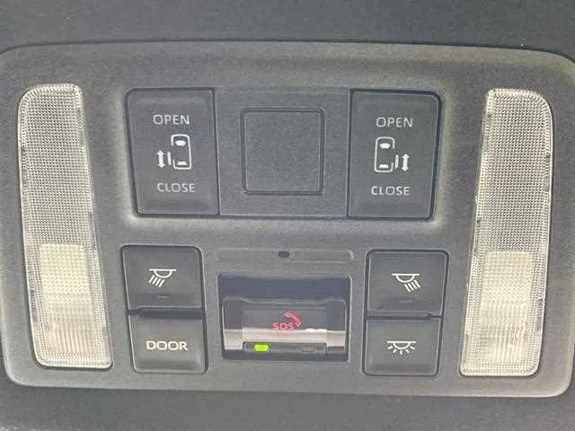 Toyota Noah 2023 — миниатюра 2