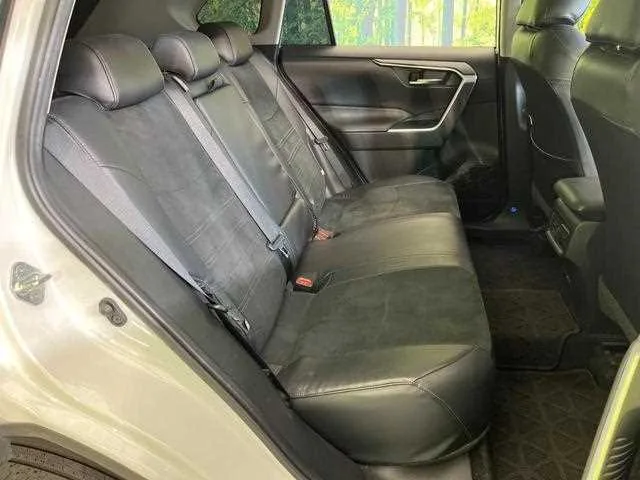 Toyota RAV4 2023 — миниатюра 3