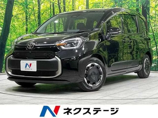 Toyota Sienta 2024 — фото 1, купить с доставкой в Москву
