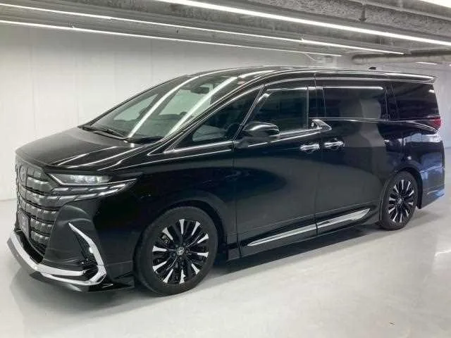 Toyota Alphard Hybrid 2024 — фото 1, купить с доставкой в Москву