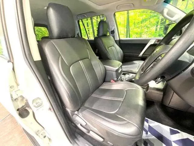 Toyota Land Cruiser Prado 2023 — миниатюра 5