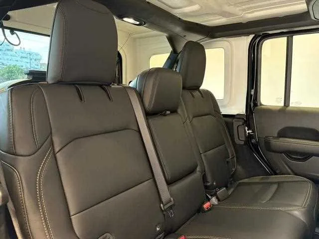 Jeep Wrangler 2024 — миниатюра 2