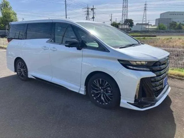 Toyota Vellfire 2025 — фото 1, купить с доставкой в Москву
