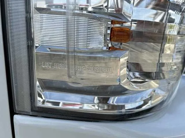 Toyota Hiace Wagon 2024 — миниатюра 3