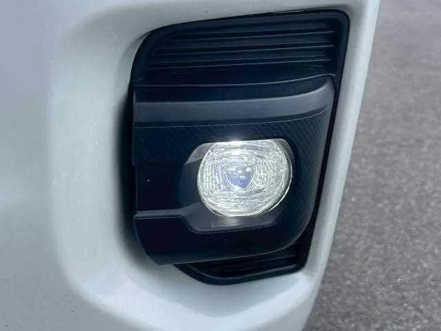 Toyota Hiace Van 2023 — миниатюра 5