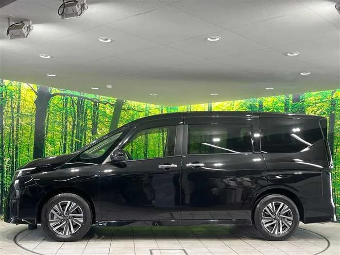 Nissan Serena 2023 — миниатюра 3