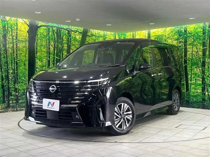 Nissan Serena 2023 — фото 1, купить с доставкой в Москву