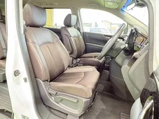 Nissan Elgrand 250Highway STAR S 2023 — миниатюра 3