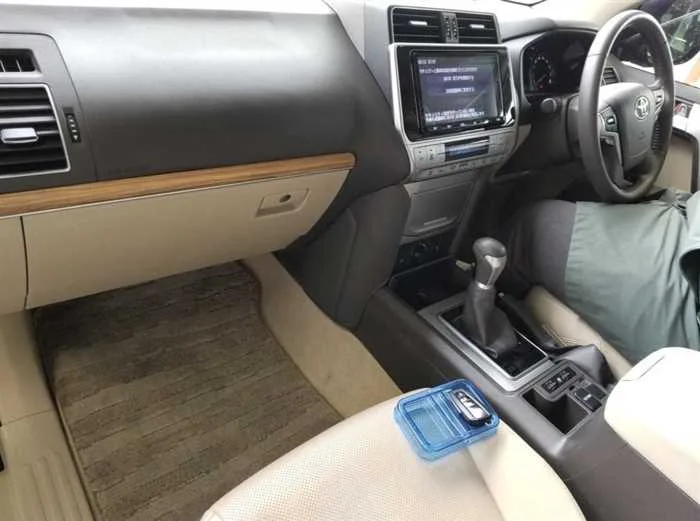 Toyota Land Cruiser Prado TX-L MAT BLACK SUNROOF 7-SEATS 2023 — миниатюра 2
