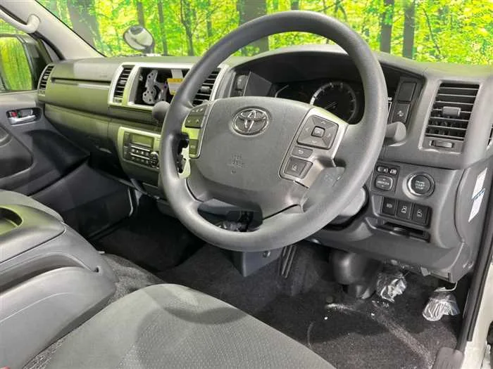 Toyota Hiace Van 2026 — миниатюра 2