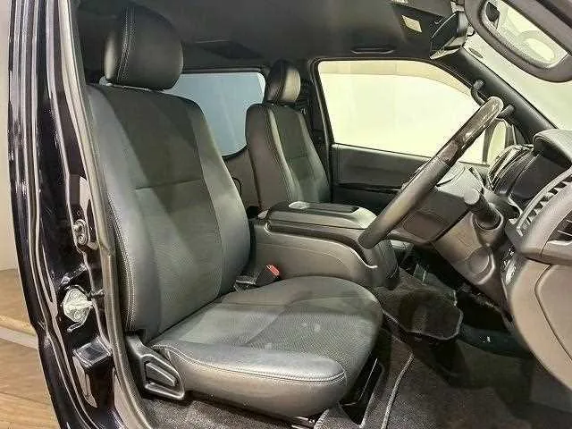 Toyota Hiace Van 2022 — миниатюра 3