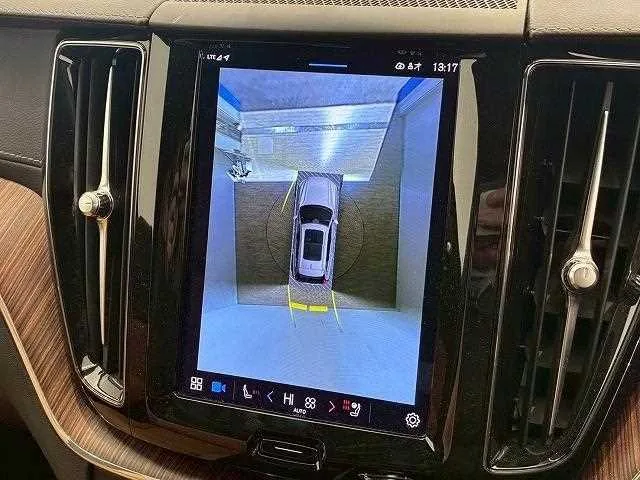 Volvo XC60 Ultimate B5 AWD 2022 — миниатюра 4