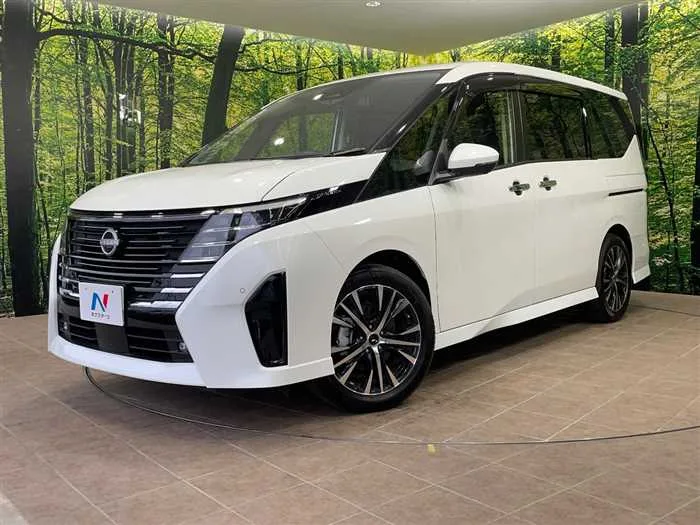 Nissan Serena 2024 — фото 1, купить с доставкой в Москву