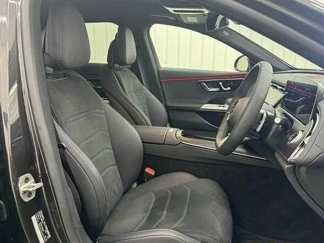 Mercedes-Benz E-Class 2024 — миниатюра 3