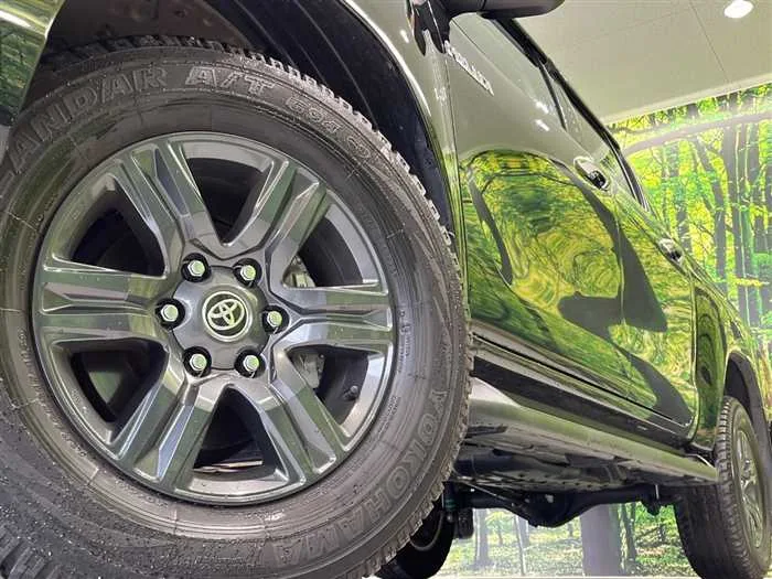 Toyota Hilux 2023 — миниатюра 3