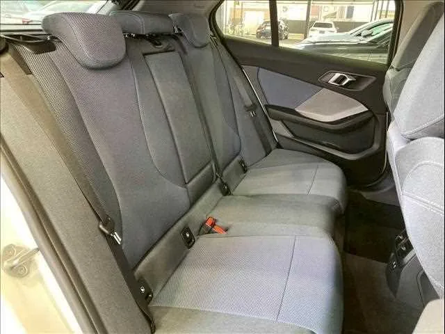 BMW 1 Series 120d 2025 — миниатюра 5