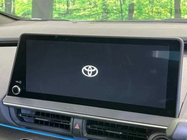 Toyota Prius 2023 — миниатюра 2