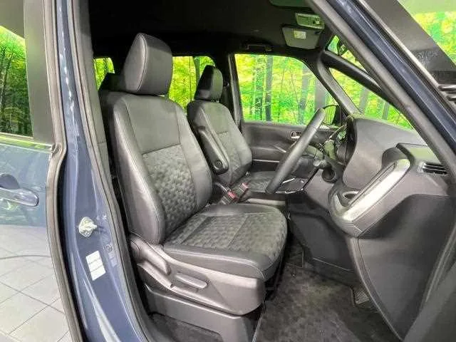 Toyota Voxy 2023 — миниатюра 5