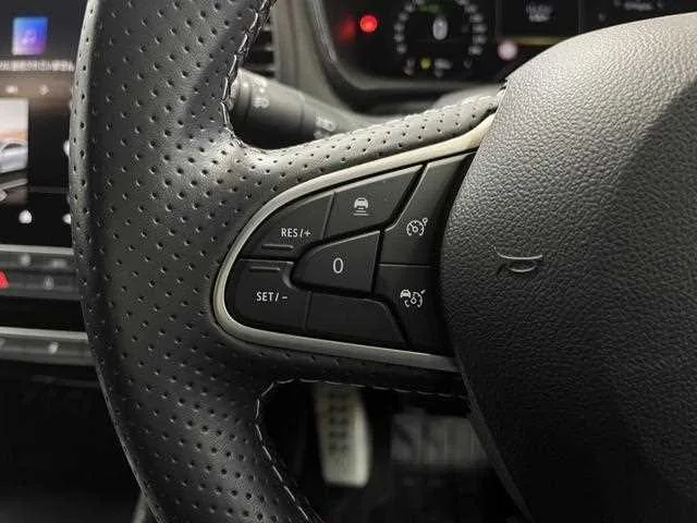 Renault Megane 2023 — миниатюра 5