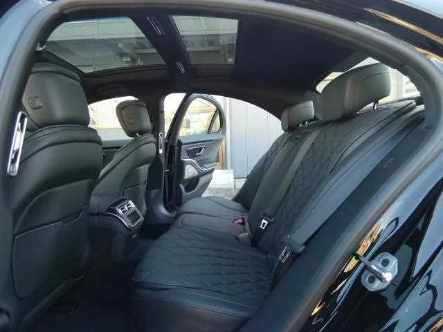 Mercedes-Benz S-Class 2024 — миниатюра 3