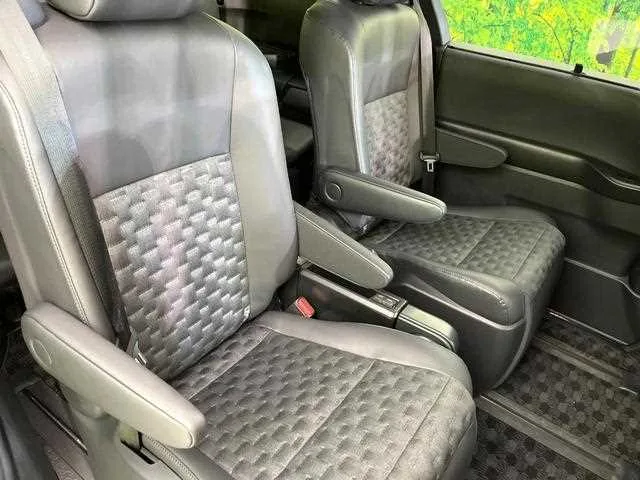 Toyota Voxy 2024 — миниатюра 5