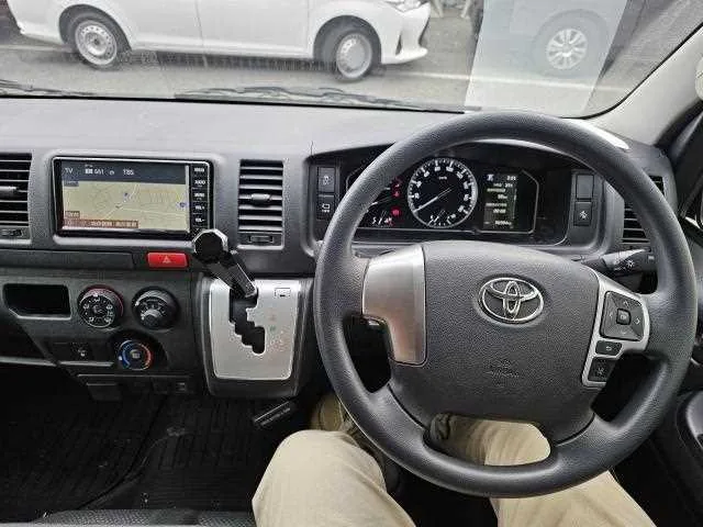 Toyota Hiace Van 2024 — миниатюра 2