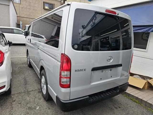 Toyota Hiace Van 2024 — миниатюра 4