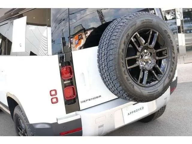 Land Rover Defender 2023 — миниатюра 5
