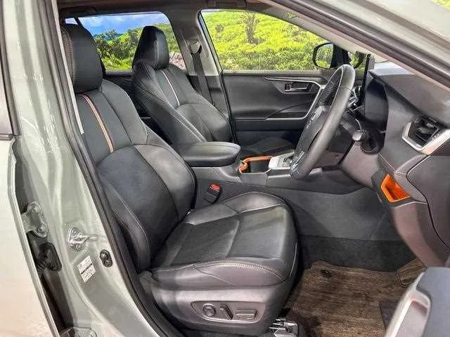 Toyota RAV4 2023 — миниатюра 5