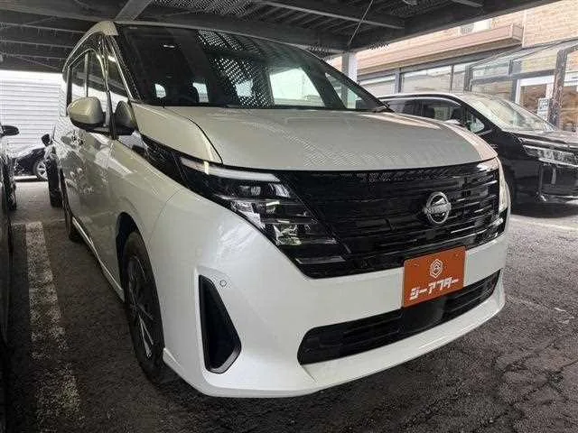 Nissan Serena 2024 — фото 1, купить с доставкой в Москву