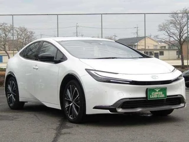 Toyota Prius 2023 — фото 1, купить с доставкой в Москву