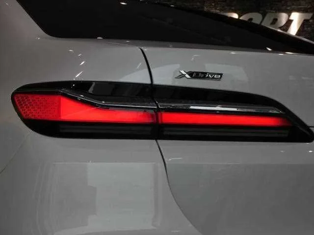 BMW 7 Series 2023 — миниатюра 4