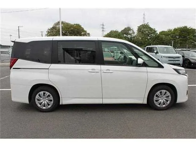 Toyota Noah 2023 — миниатюра 4