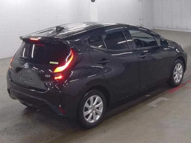 Toyota AQUA 2023 — миниатюра 2