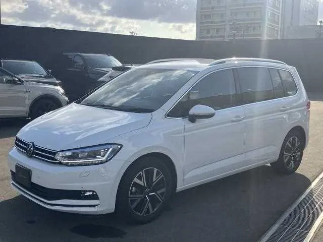 Volkswagen Golf Touran 2025 — фото 1, купить с доставкой в Москву