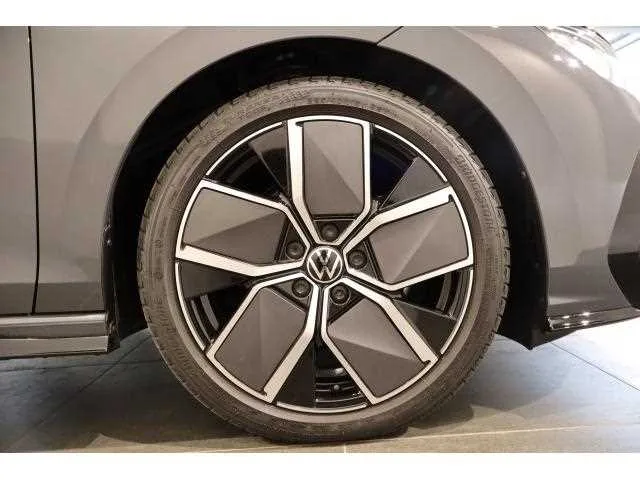 Volkswagen Golf 2025 — миниатюра 3
