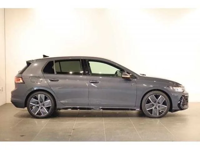 Volkswagen Golf 2025 — миниатюра 4