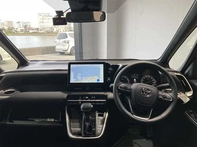 Toyota Voxy 2025 — миниатюра 3