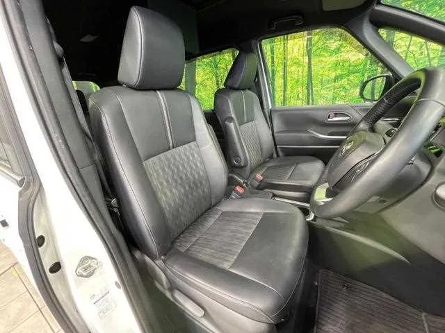 Toyota Noah 2022 — миниатюра 5