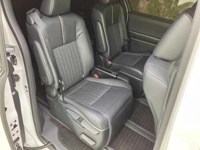 Toyota Noah 2023 — миниатюра 2