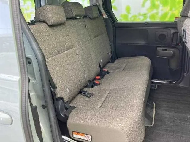 Toyota Sienta 2022 — миниатюра 2