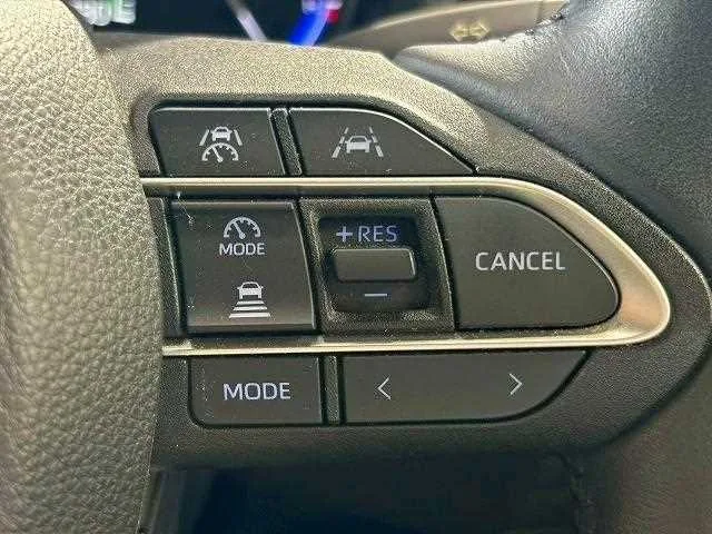 Toyota Voxy 2022 — миниатюра 2