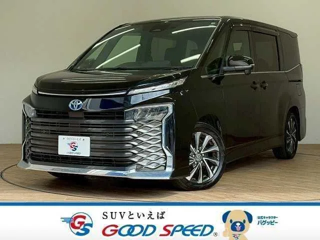Toyota Voxy 2022 — фото 1, купить с доставкой в Москву