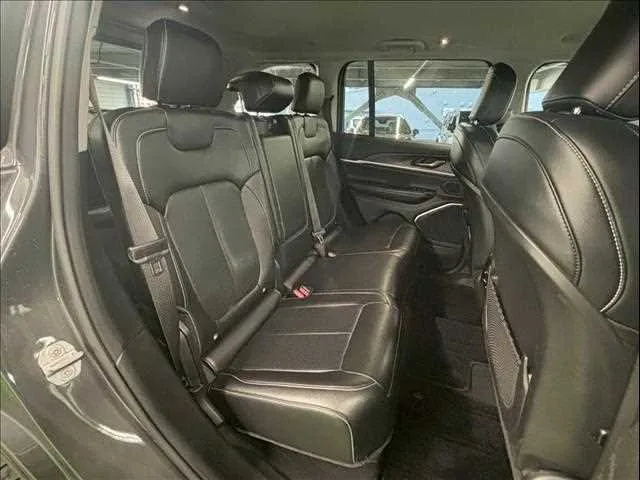 Jeep Grand Cherokee Limited 2023 — миниатюра 5