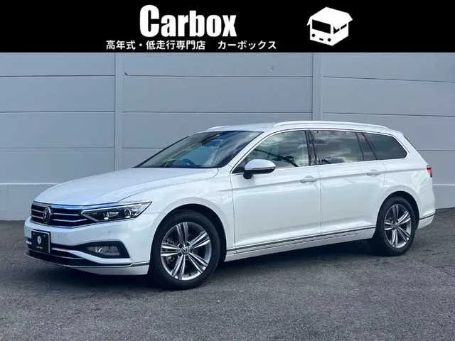 Volkswagen Passat Variant 2022 — фото 1, купить с доставкой в Москву