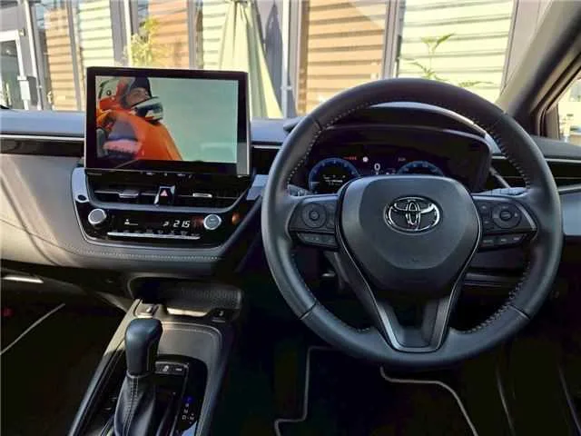 Toyota Corolla Sedan 2023 — миниатюра 3
